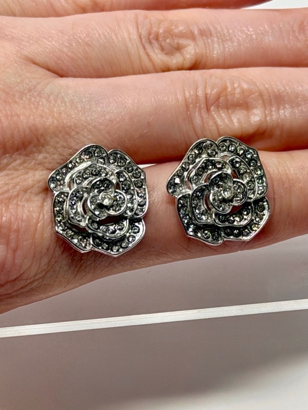 Silver-tone Flower Rhinestone Stud Earrings Push Backs - Picture 3 of 5